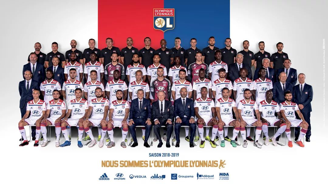 记者：朗斯将签下莱比锡中场海达拉，转会费200万欧+浮动（据记者报道，朗斯将签下莱比锡中场海达拉，转会费为200万欧元并含浮动条款）