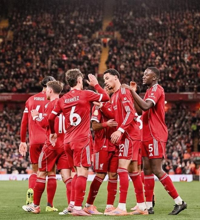 刷新队史纪录，西班牙队连续31场正式比赛保持不败（西班牙队改写队史：正式比赛已31场不败）