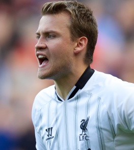 云南1-0西海岸斩获3连胜，奥斯卡助攻恩里克闪击（恩里克闪电破门奥斯卡献助攻，云南1-0西海岸豪取三连胜）