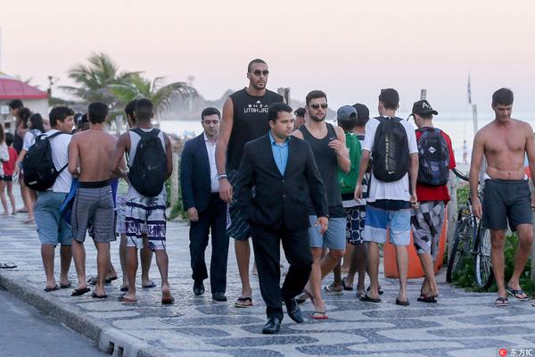 U22国足12月集训并参加U23亚洲杯29人名单：王钰栋、徐彬入选（U22国足12月集训备战U23亚洲杯，29人名单出炉：王钰栋、徐彬在列）