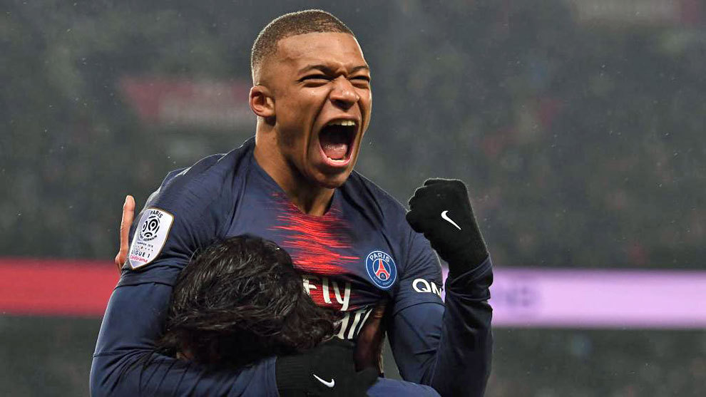 皇家马德里的阿诺德因伤缺阵两个月，防线危机如何应对？（阿诺德伤停两月，皇家马德里后防危机如何化解？）