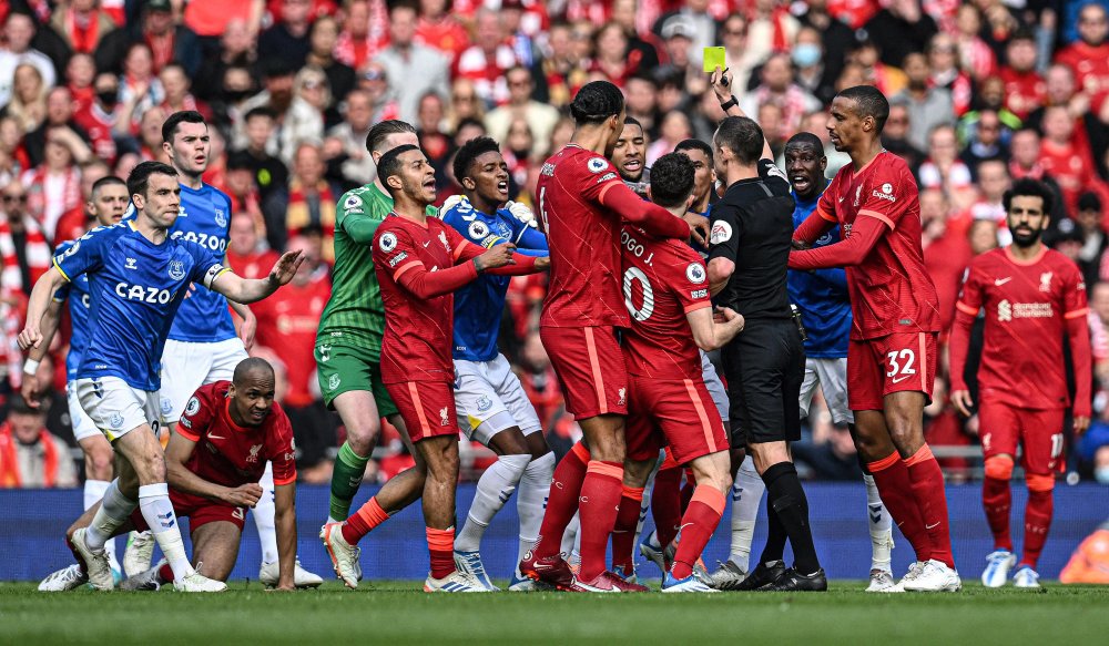 跟队记者：米兰内部否认了蒂亚戈-席尔瓦可能回归的传闻（随队记者：米兰方面否认蒂亚戈-席尔瓦回归传闻）